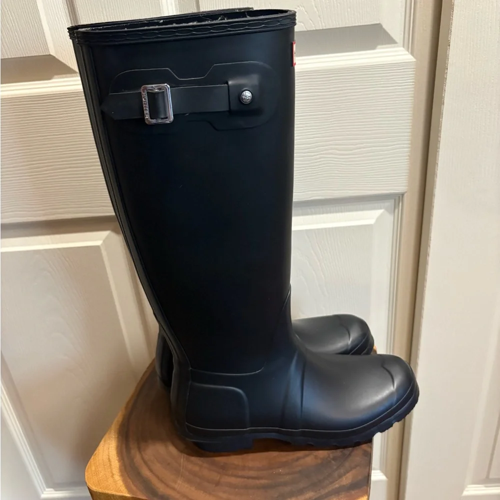 Hunter Original Tall Matte Black Rain Boots Size 9 + Large Boot Socks - Picture 2 of 5